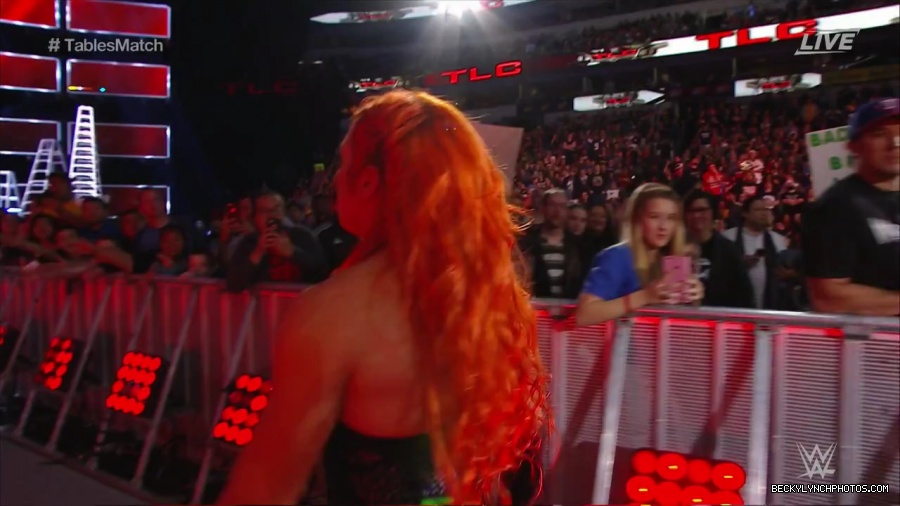 WWE_TLC_2016_PPV_720p_WEB_h264-HEEL_mp41157.jpg