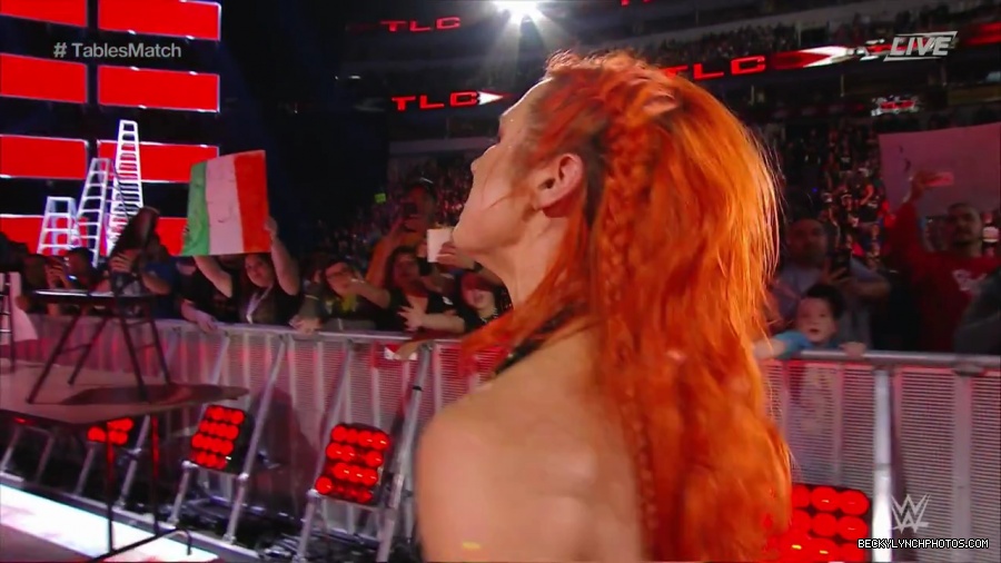 WWE_TLC_2016_PPV_720p_WEB_h264-HEEL_mp41160.jpg