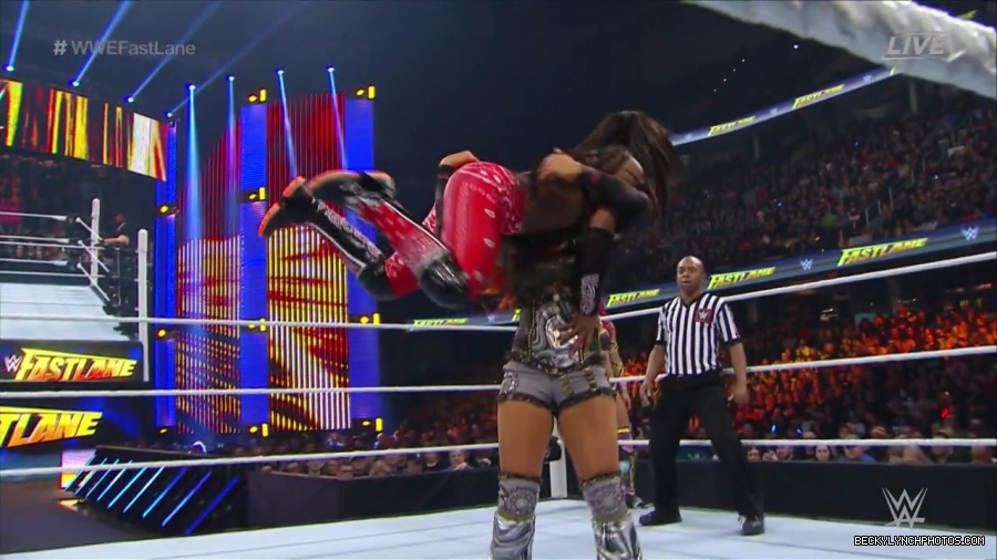 WWE_Fastlane_2016_PPV_720p_WEB_h264-HEEL_mp40759.jpg