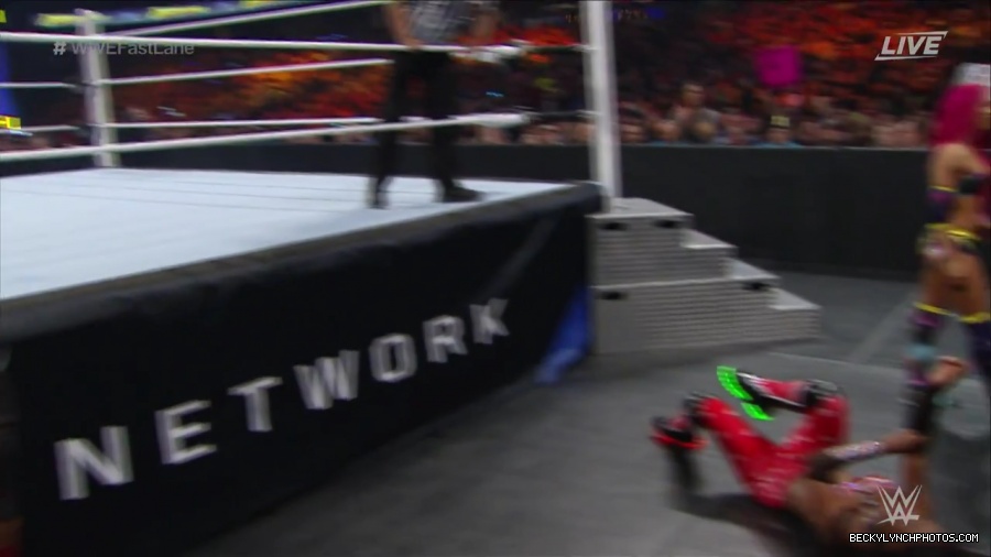 WWE_Fastlane_2016_PPV_720p_WEB_h264-HEEL_mp40794.jpg