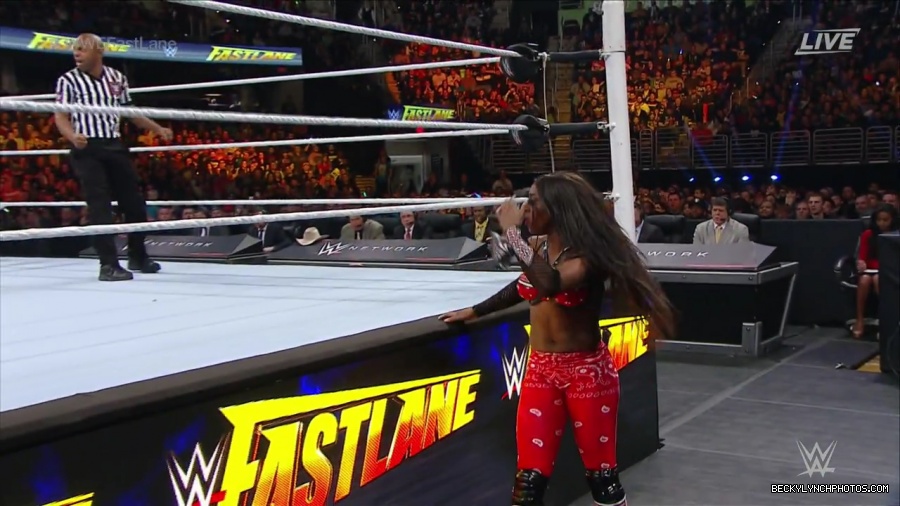 WWE_Fastlane_2016_PPV_720p_WEB_h264-HEEL_mp40815.jpg