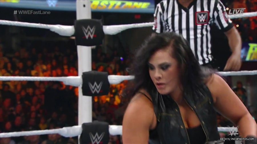 WWE_Fastlane_2016_PPV_720p_WEB_h264-HEEL_mp40871.jpg