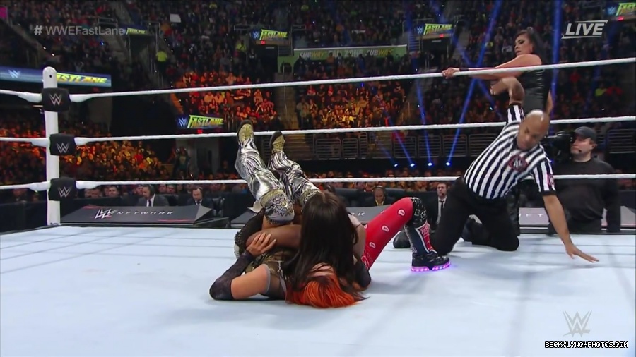 WWE_Fastlane_2016_PPV_720p_WEB_h264-HEEL_mp40957.jpg