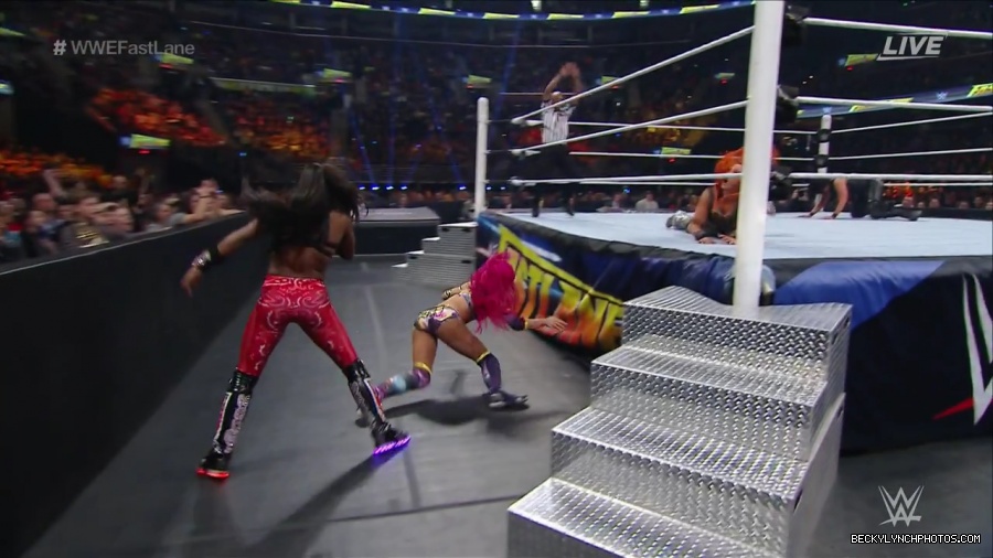 WWE_Fastlane_2016_PPV_720p_WEB_h264-HEEL_mp41032.jpg