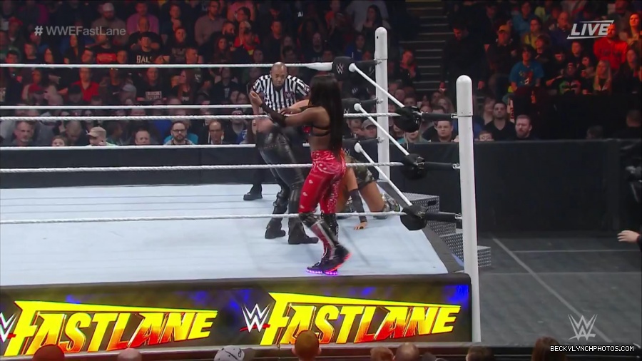 WWE_Fastlane_2016_PPV_720p_WEB_h264-HEEL_mp41078.jpg