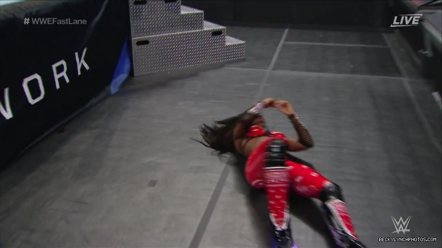 WWE_Fastlane_2016_PPV_720p_WEB_h264-HEEL_mp41098.jpg