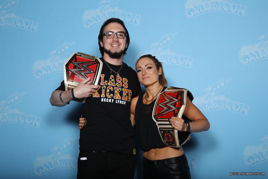galaxycon-raleigh-2019-becky-lynchphoto-ops_48481937746_o.jpg