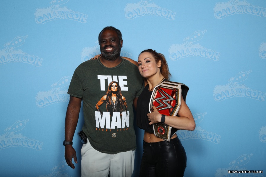 galaxycon-raleigh-2019-becky-lynchphoto-ops_48481992511_o.jpg