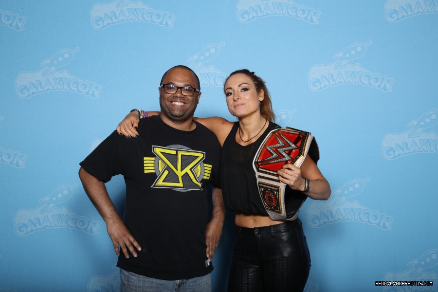 galaxycon-raleigh-2019-becky-lynchphoto-ops_48482003291_o.jpg