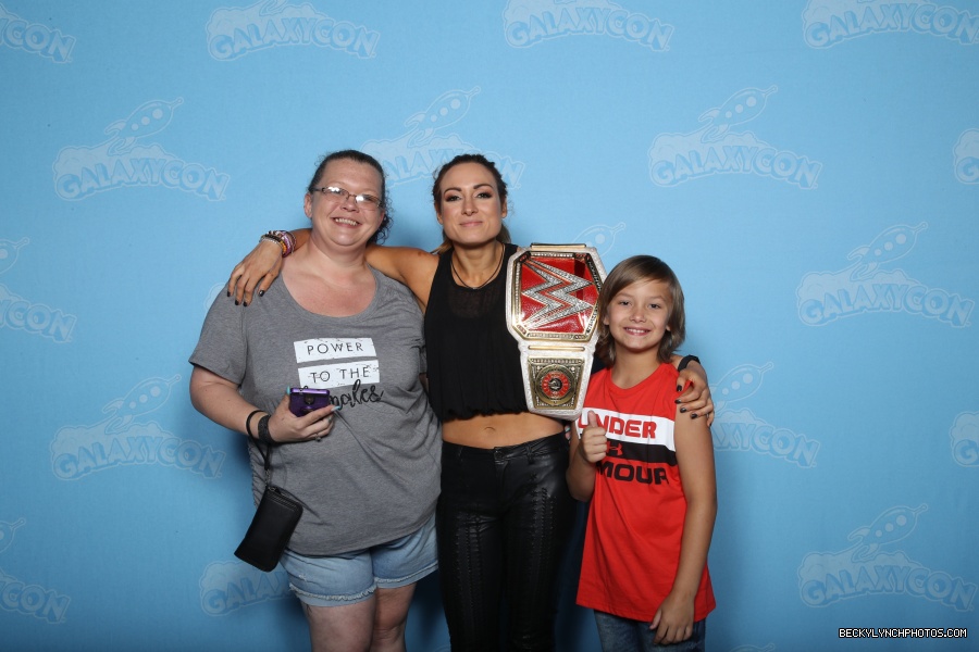 galaxycon-raleigh-2019-becky-lynchphoto-ops_48482112227_o.jpg