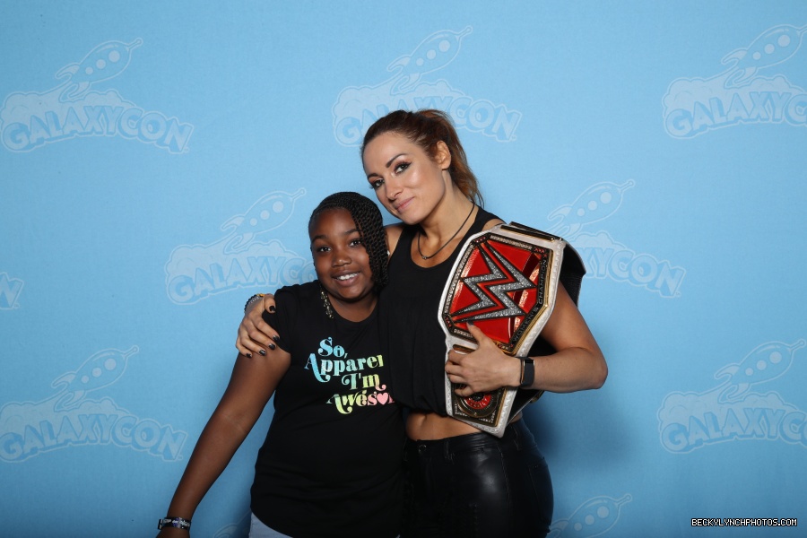 galaxycon-raleigh-2019-becky-lynchphoto-ops_48482134742_o.jpg
