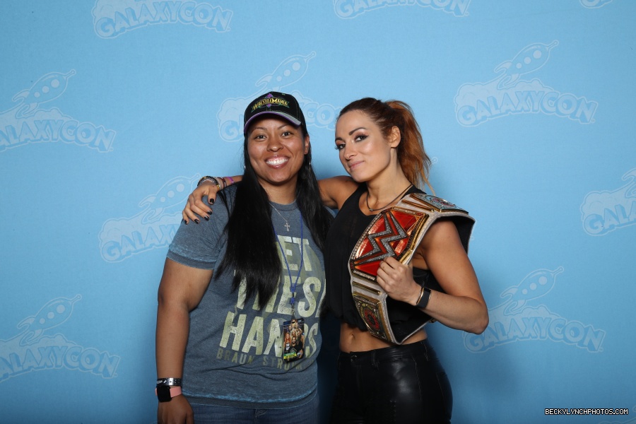 galaxycon-raleigh-2019-becky-lynchphoto-ops_48482150647_o.jpg