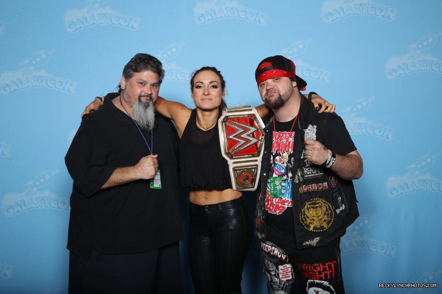 galaxycon-raleigh-2019-becky-lynchphoto-ops_48482152697_o.jpg