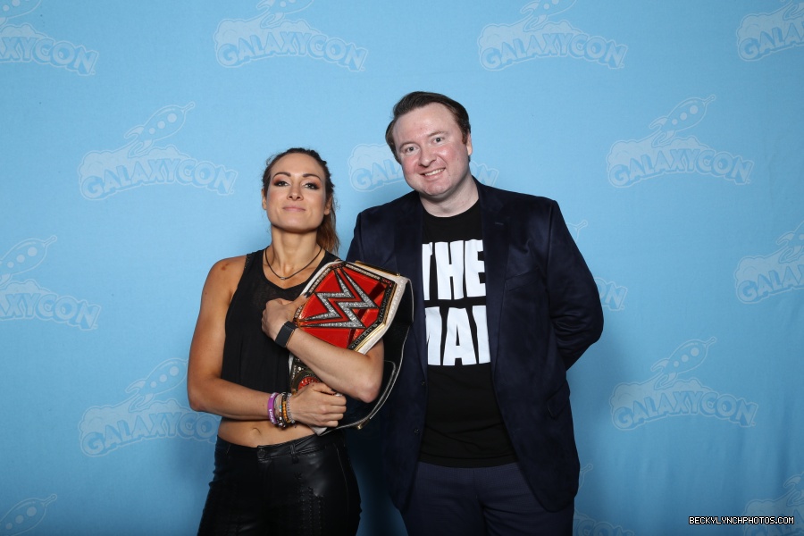 galaxycon-raleigh-2019-becky-lynchphoto-ops_48482154532_o.jpg