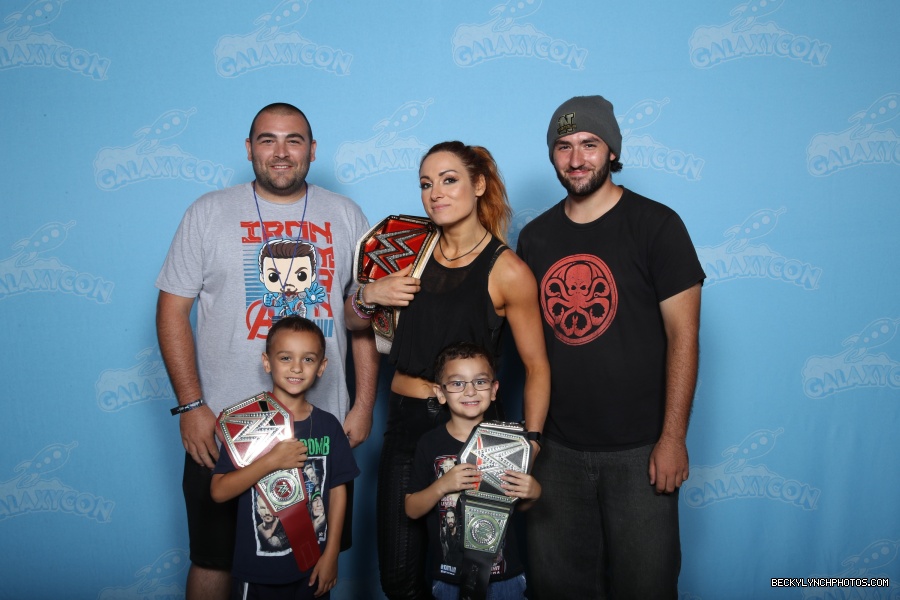 galaxycon-raleigh-2019-becky-lynchphoto-ops_48482157802_o.jpg