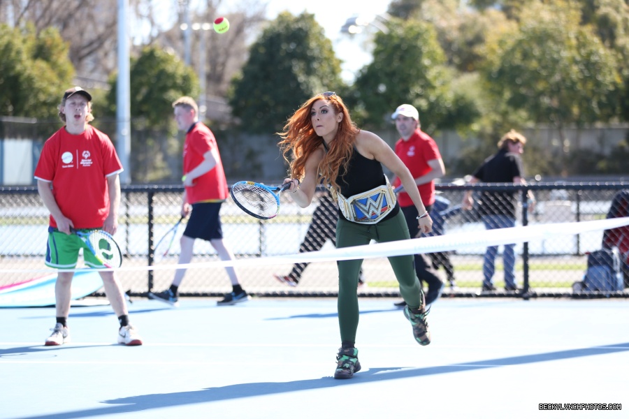 becky-lynch-warming-up_31736629448_o.jpg
