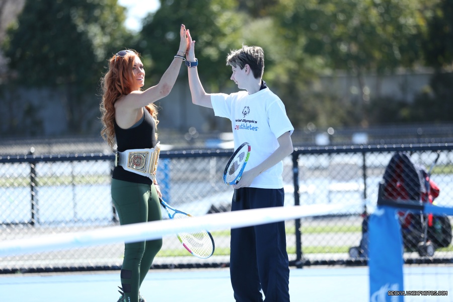 high-five_31736628408_o.jpg