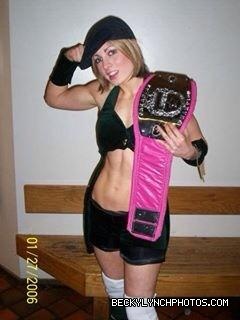 BeckyLynchWWE-0521799791295361024-20141013_180859-img1.jpg