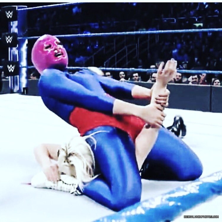 BeckyLynchWWE-0811448722718650368-20161220_235026-img1.jpg