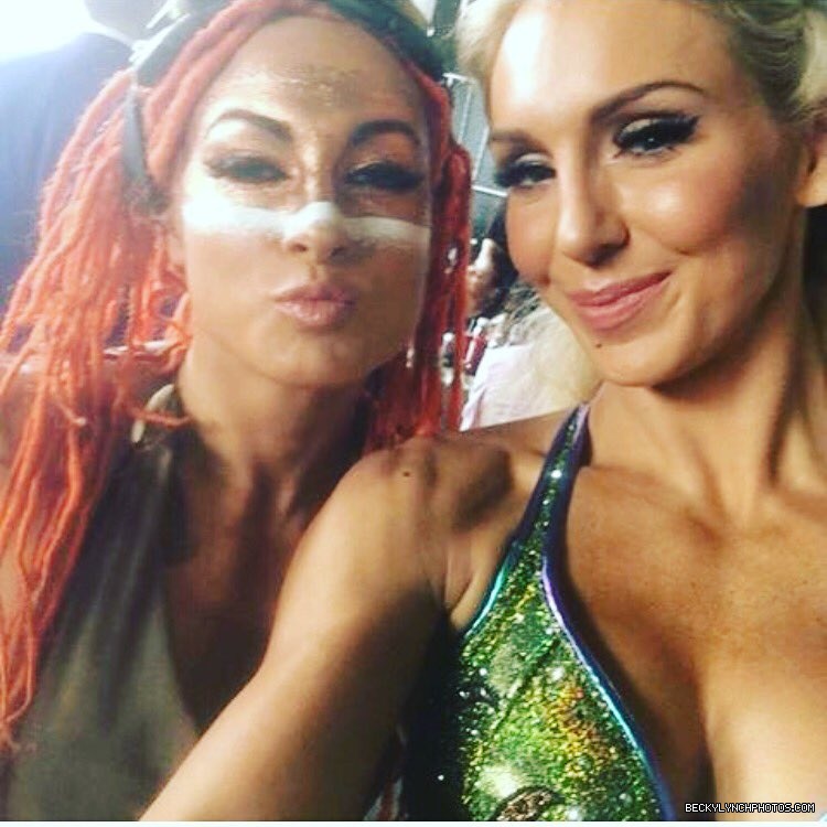 BeckyLynchWWE-0851974451180834816-20170411_204512-img1.jpg