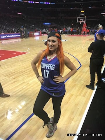 BeckyLynchWWE-0924475974657359873-20171028_222022-img1.jpg