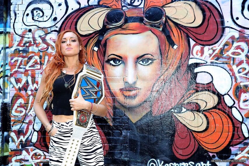 BeckyLynchWWE-1048320951262146560-20181005_161606-img1.jpg