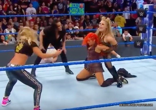 BeckyLynchWWE-1153776554683641857-20190723_161901-img1.jpg
