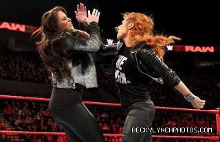 BeckyLynchWWE-1202712315134709760-20191205_161215-img1.jpg