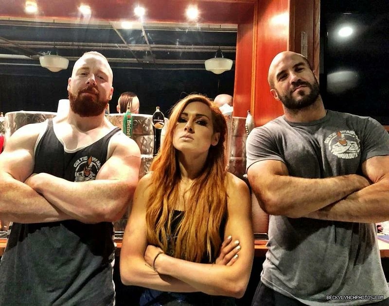 BeckyLynchWWE-1496965918542516233-20220224_155101-img1.jpg