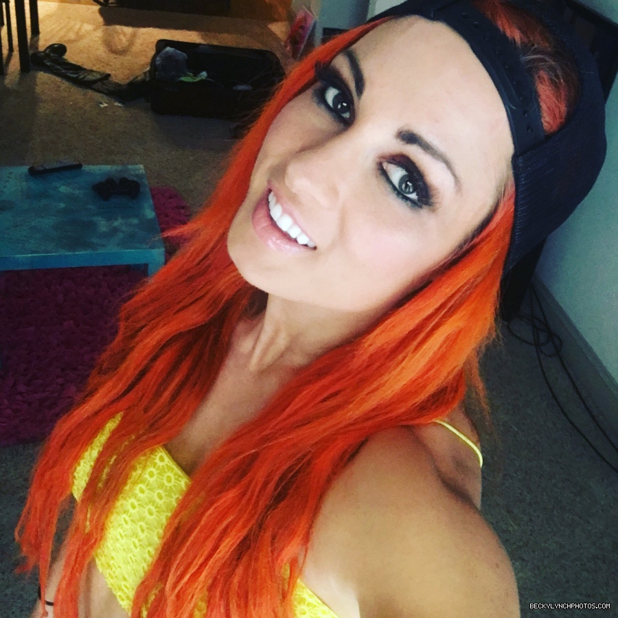 BeckyLynchWWE-0700837330719023104-20160219_182015-img1.jpg