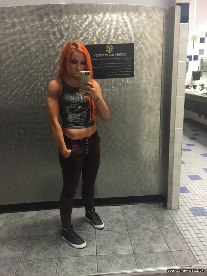 BeckyLynchWWE-0703679652292767744-20160227_143437-img1.jpg