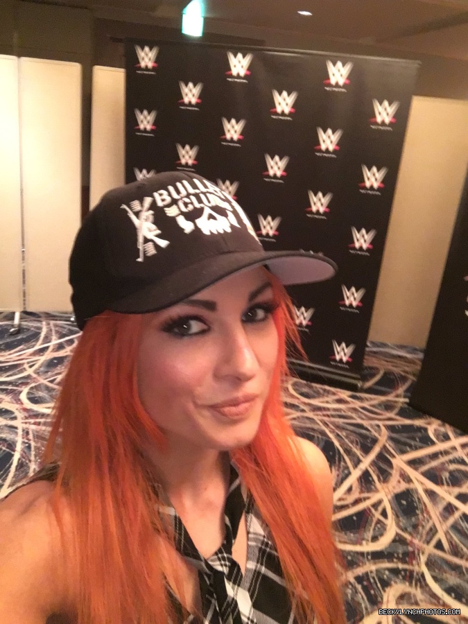 BeckyLynchWWE-0749082959970312192-20160701_223109-img1.jpg