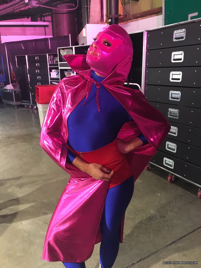 BeckyLynchWWE-0811397246034001920-20161220_202553-img1.jpg
