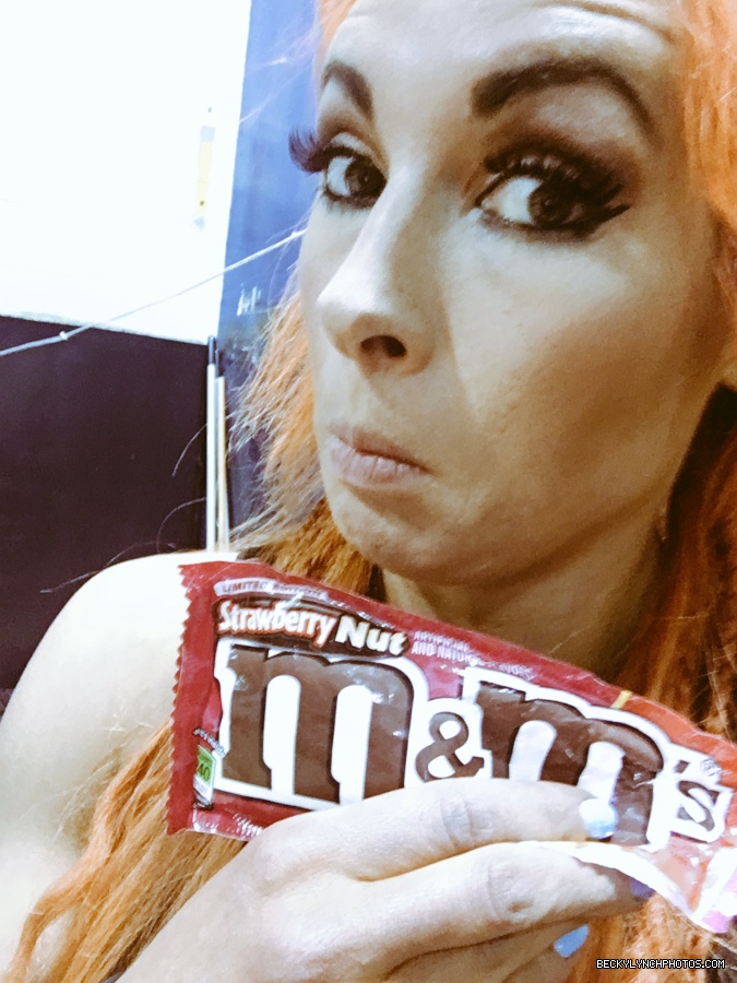 BeckyLynchWWE-0868960386011336705-20170528_174115-img1.jpg
