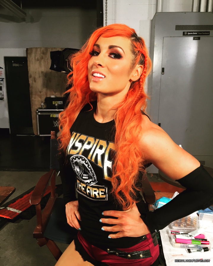 BeckyLynchWWE-0872257727971696640-20170606_200342-img1.jpg