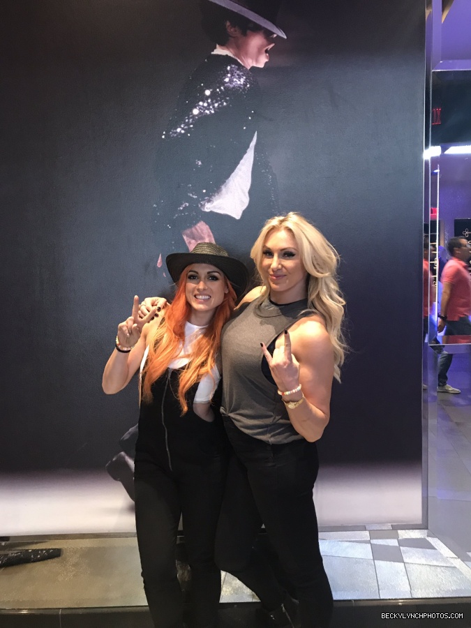 BeckyLynchWWE-0907823424759767040-20170912_232905-img1.jpg