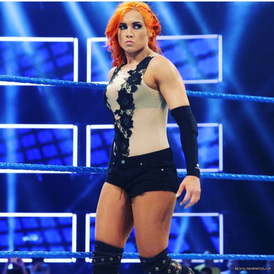BeckyLynchWWE-0918675402662453249-20171012_221058-img1.jpg