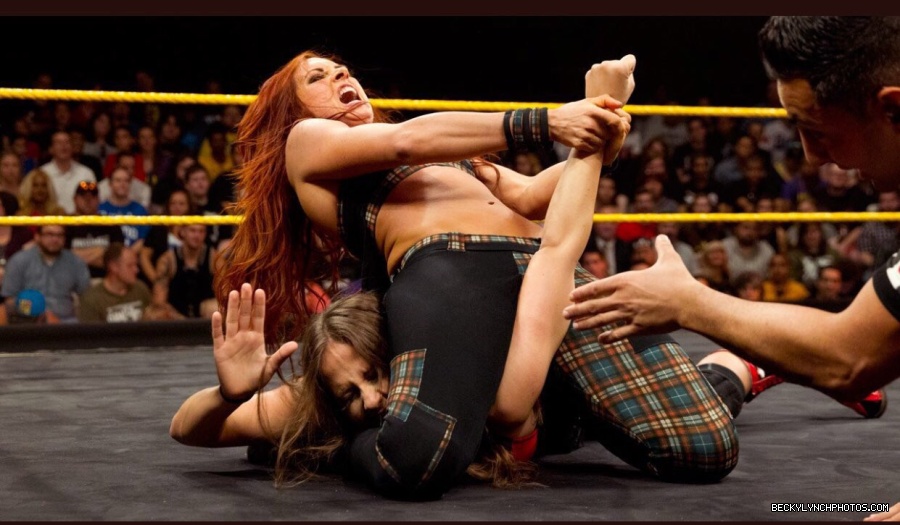 BeckyLynchWWE-0933183380409274369-20171121_220030-img1.jpg