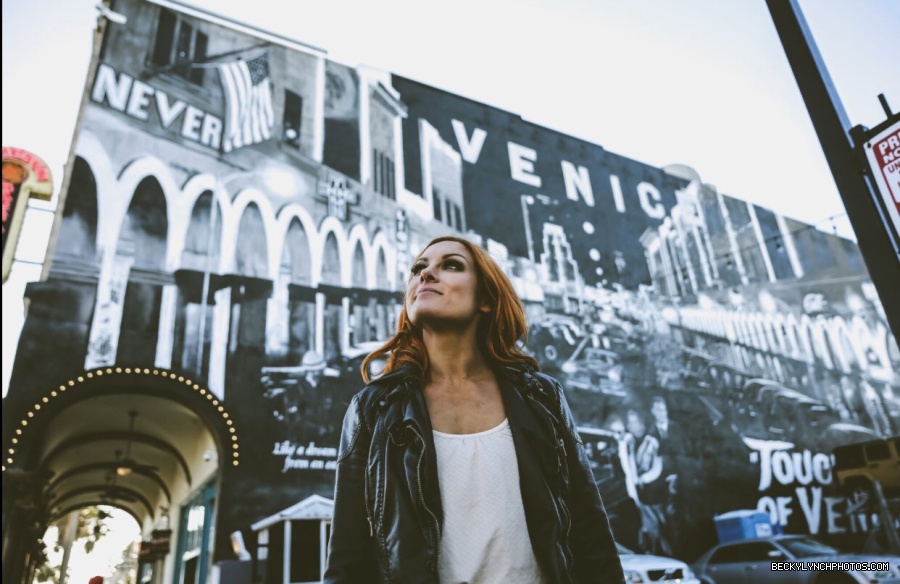 BeckyLynchWWE-0969300737560780800-20180301_135759-img1.jpg