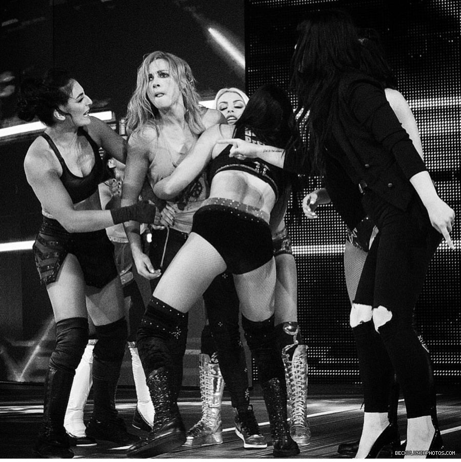 BeckyLynchWWE-1032293597666668545-20180822_104907-img1.jpg