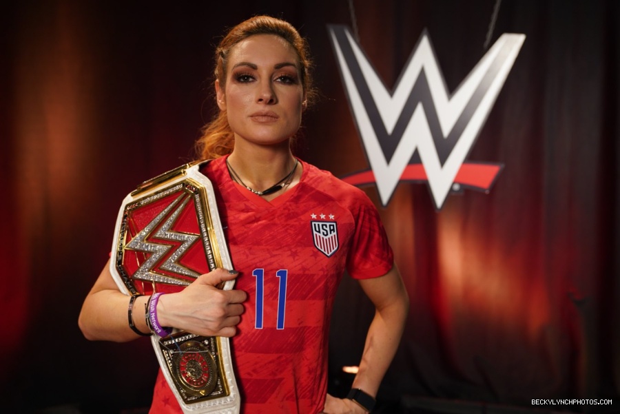 BeckyLynchWWE-1141760773028368385-20190620_123235-img1.jpg