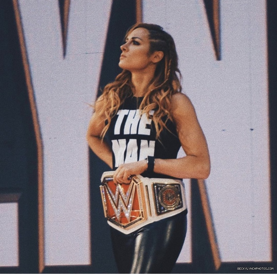 BeckyLynchWWE-1158100646991675394-20190804_144125-img1.jpg