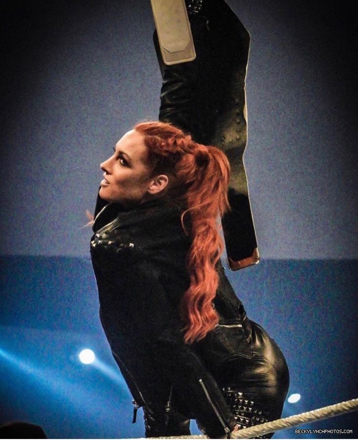 BeckyLynchWWE-1160707141650571264-20190811_191842-img1.jpg