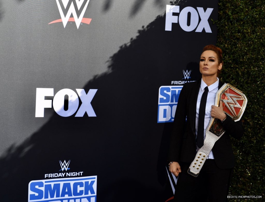 BeckyLynchWWE-1180262386298736640-20191004_182415-img1.jpg