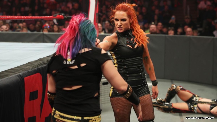 BeckyLynchWWE-1189245741220409345-20191029_132054-img1.jpg