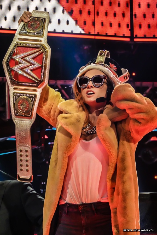 BeckyLynchWWE-1234684284734062592-20200302_213727-img1.jpg