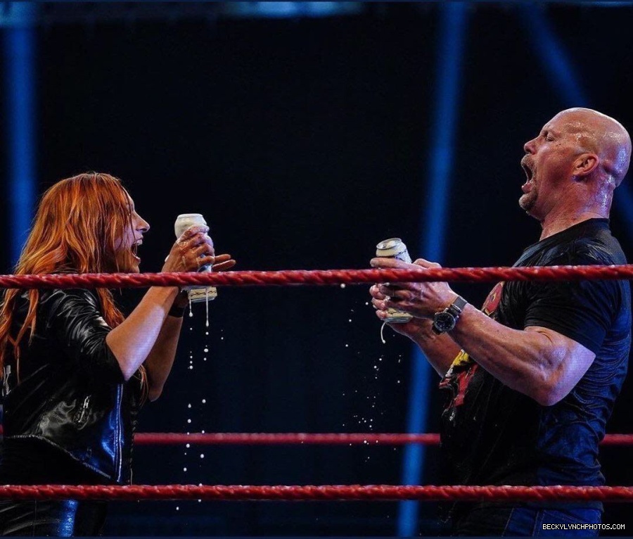 BeckyLynchWWE-1239884327212724226-20200317_070034-img1.jpg
