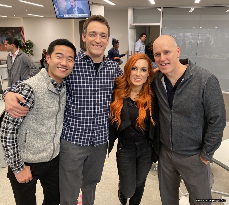 BeckyLynchWWE-1257128849617420289-20200503_210408-img1.jpg