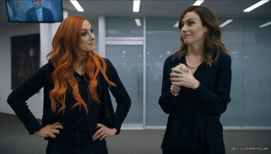 BeckyLynchWWE-1257128849617420289-20200503_210408-img2.jpg