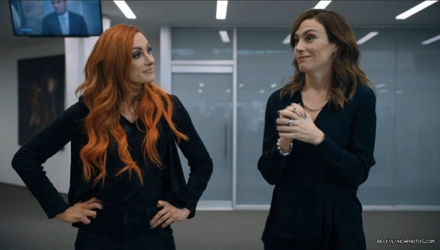 BeckyLynchWWE-1257128849617420289-20200503_210408-img3.jpg